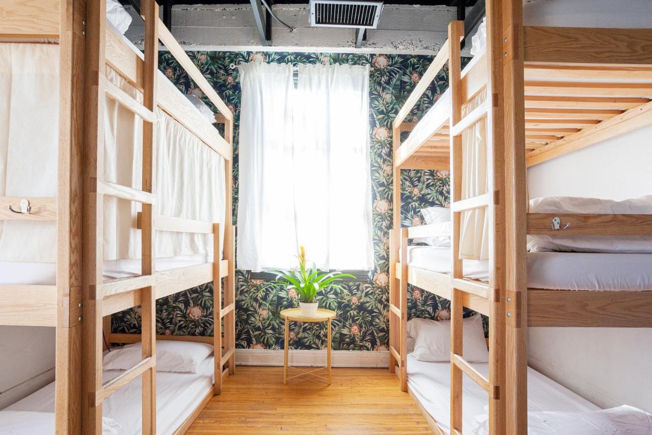 Single Bed Mixed Dormitory Room