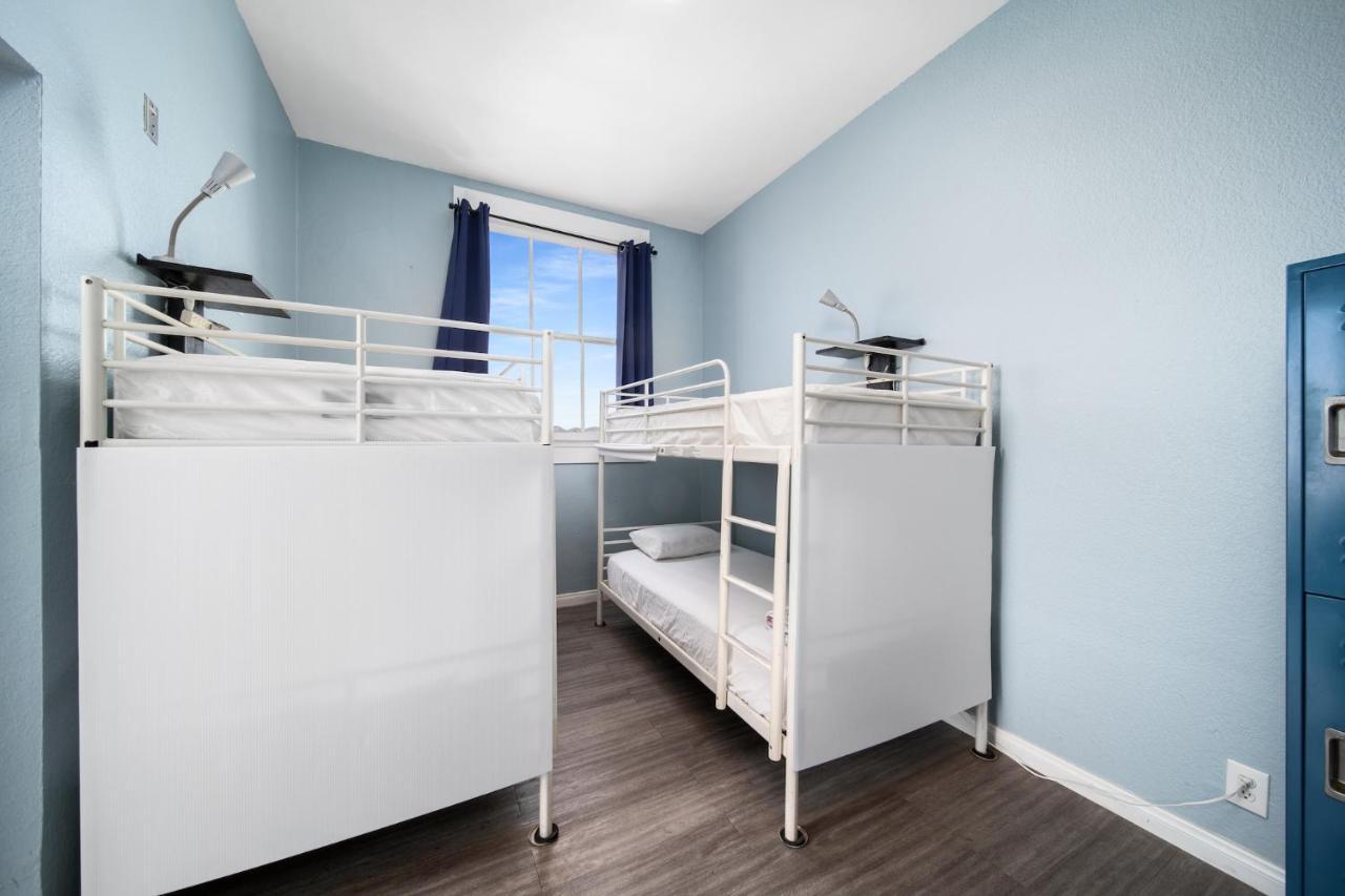 Bed 8-Bed Mixed Dorm,1589311471:JPEG