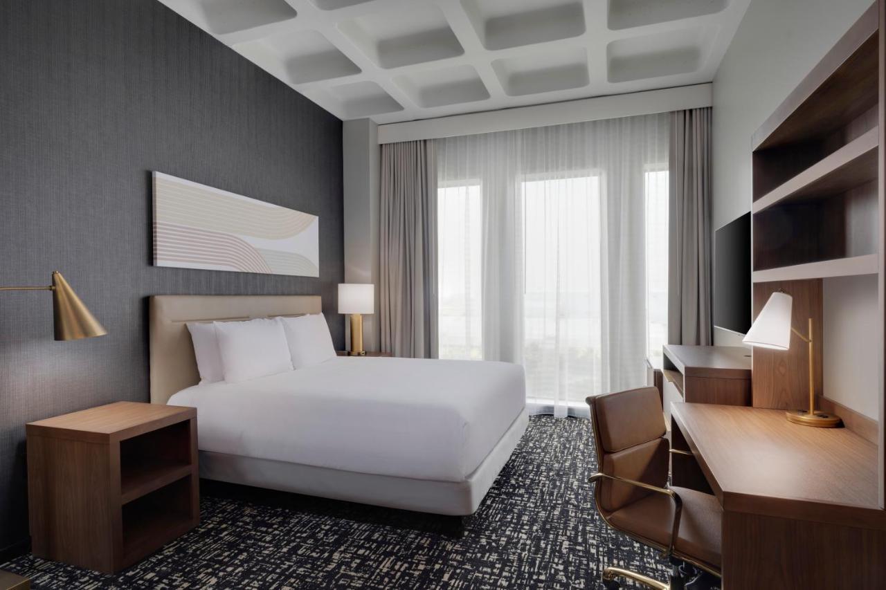 Accessible | King Bed or Tub