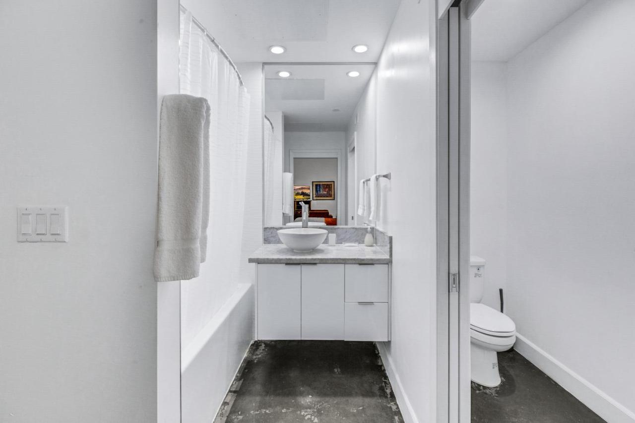 Two-Bedroom Apartment,1332645341:JPEG