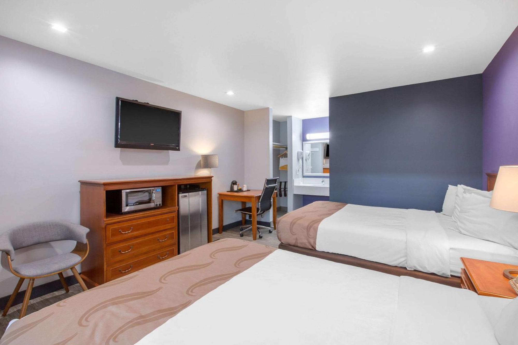 Standard Room 2 Double Beds Non Smoking