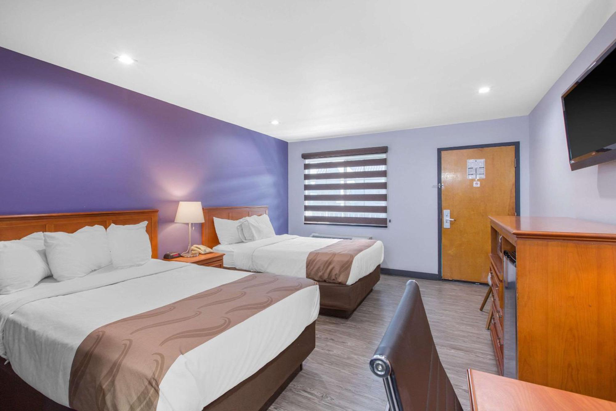 Standard Room 2 Double Beds Non Smoking