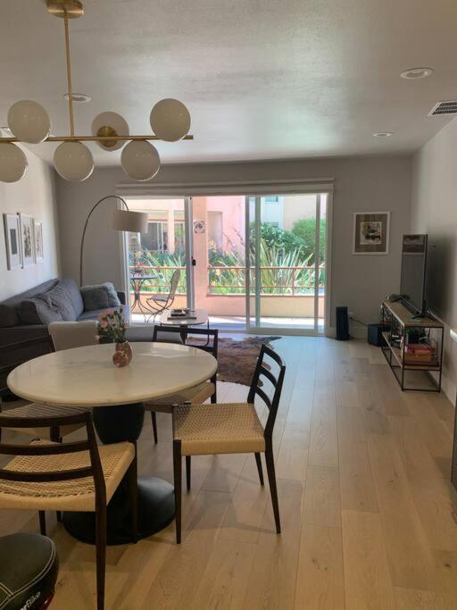 One-Bedroom Apartment,1300876876:JPEG
