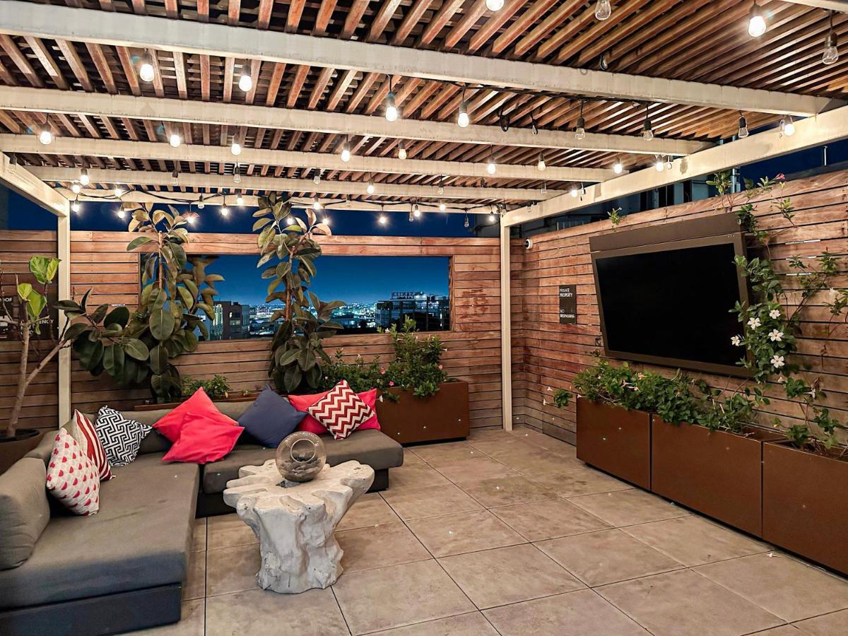 Two-Bedroom Deluxe Apartment