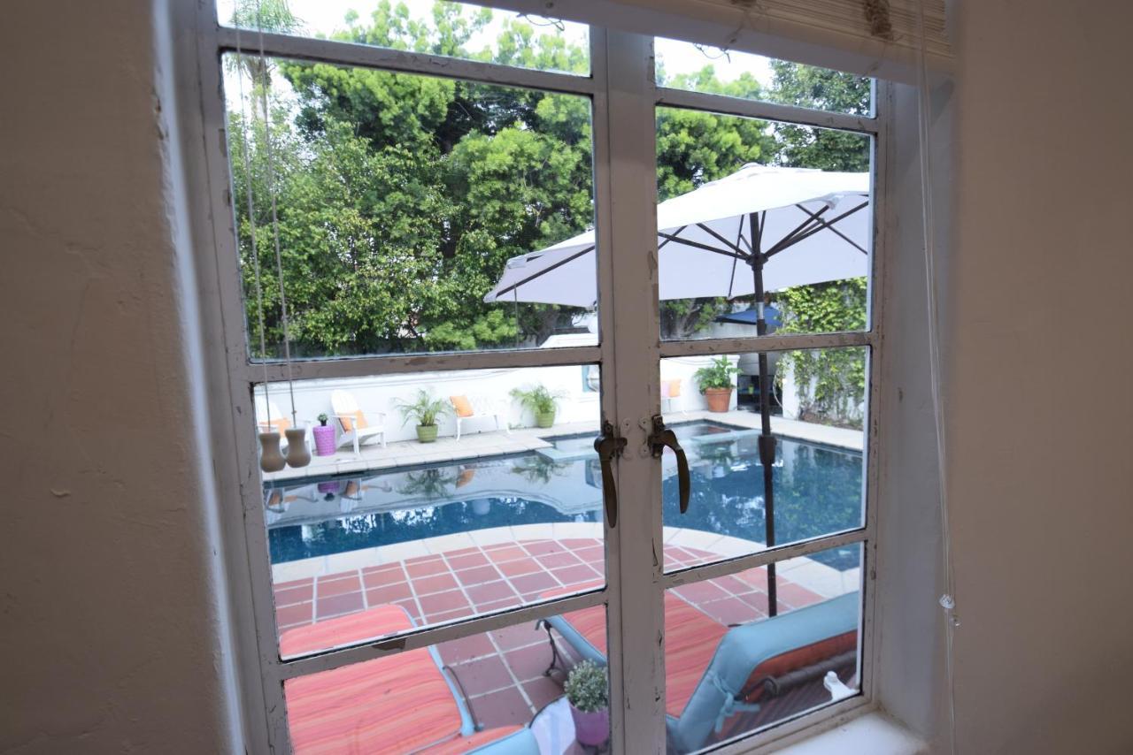 Studio Pool View