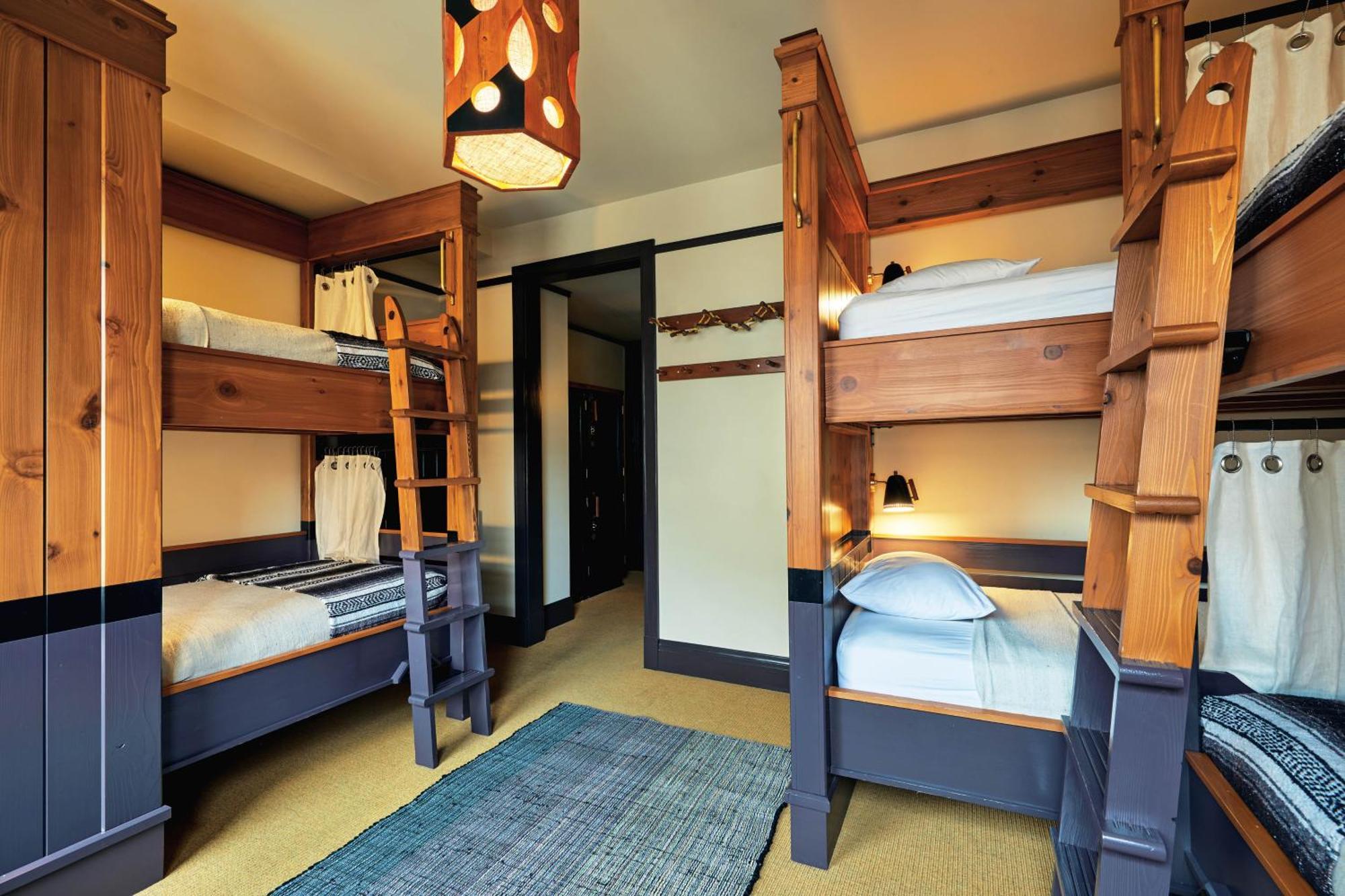 Friend Zone 6 Bunk Room