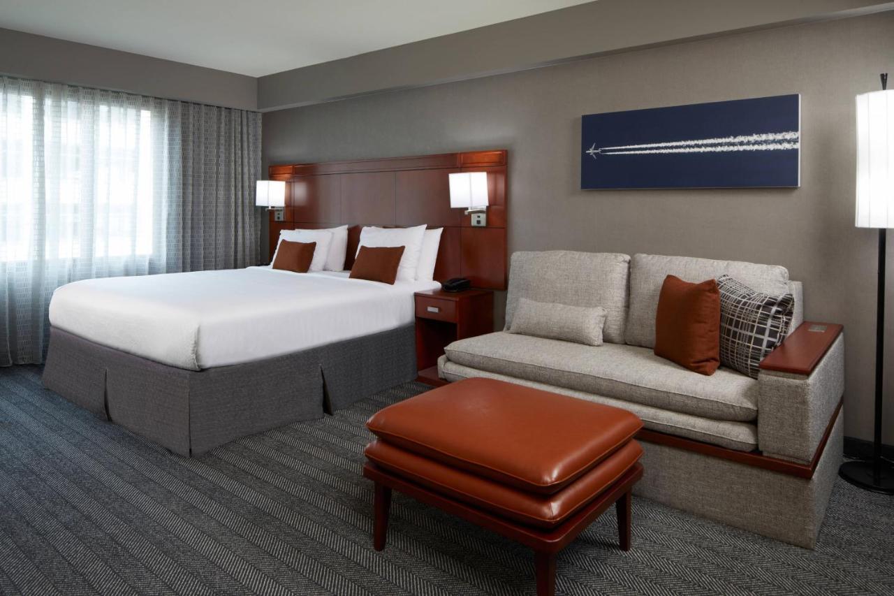 Larger King Room Sofa Bed,1498629910:JPEG