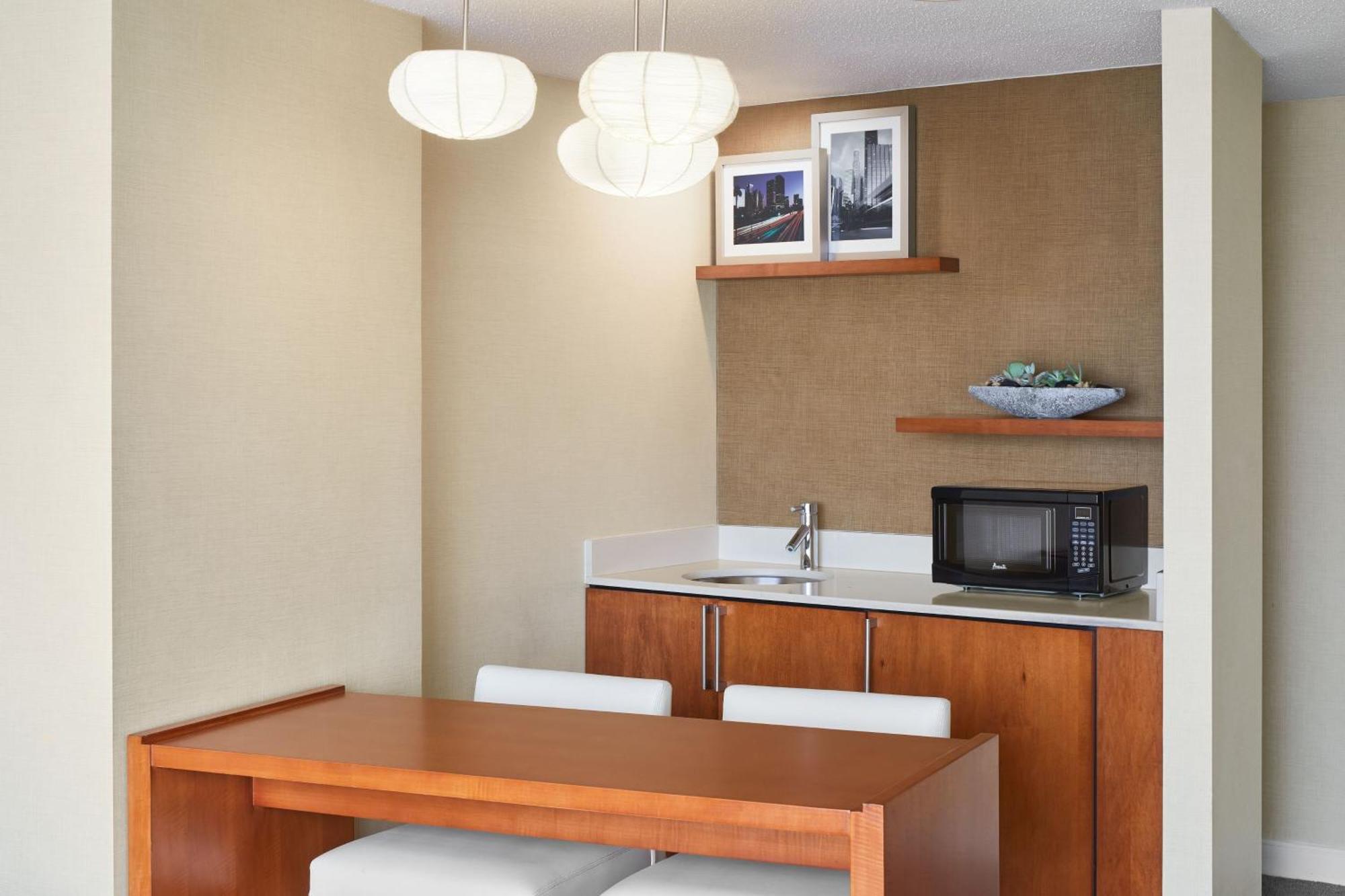 Redondo Suite 1 Bedroom Suite 1 King Sofa bed City view,1772935869:JPEG
