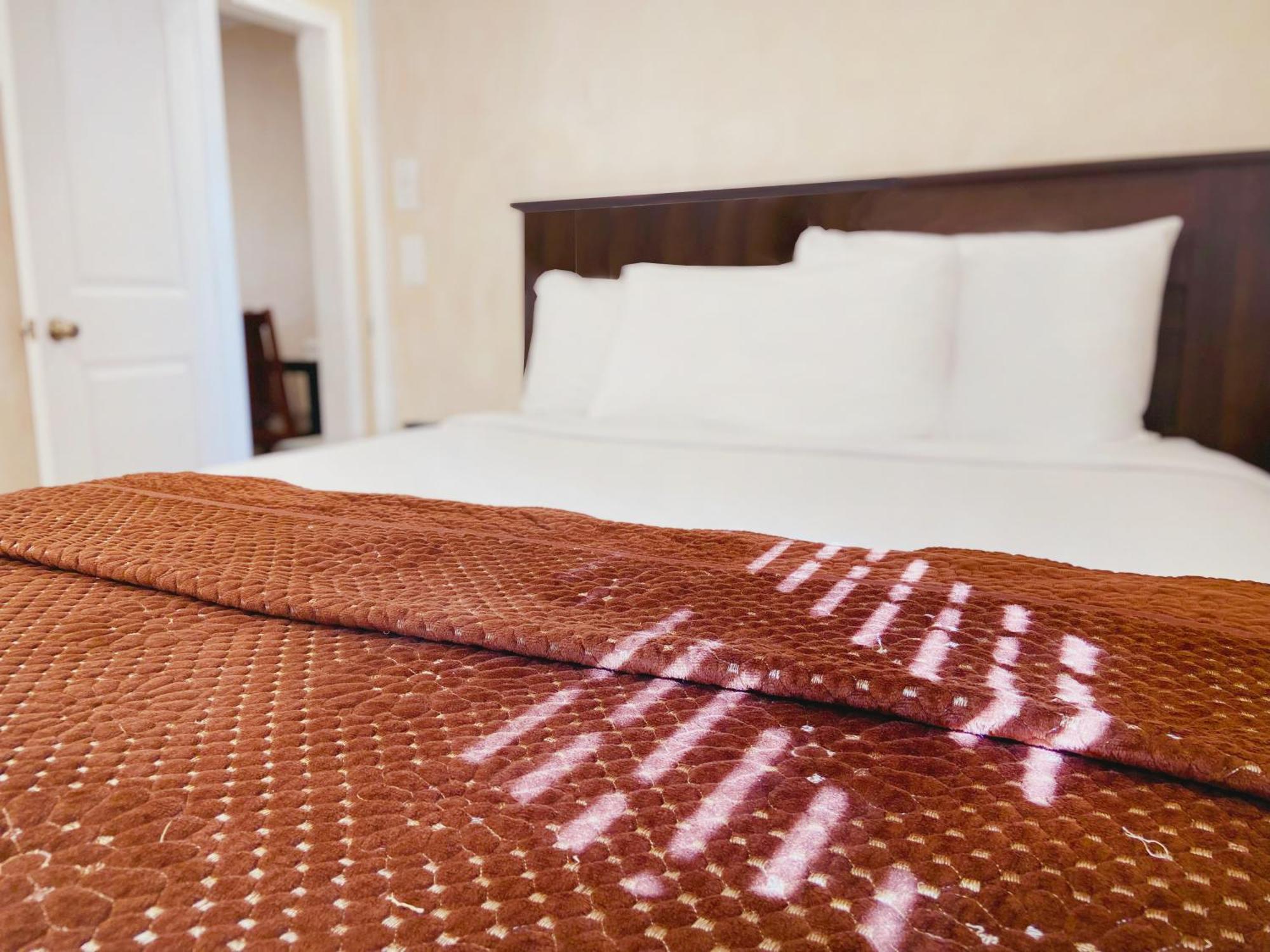Connecting Suite