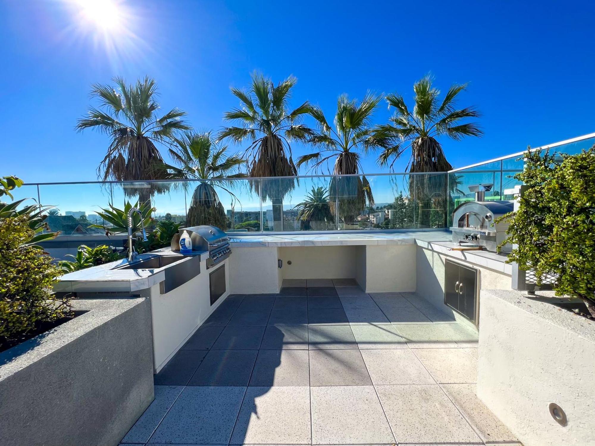 Studio Balcony