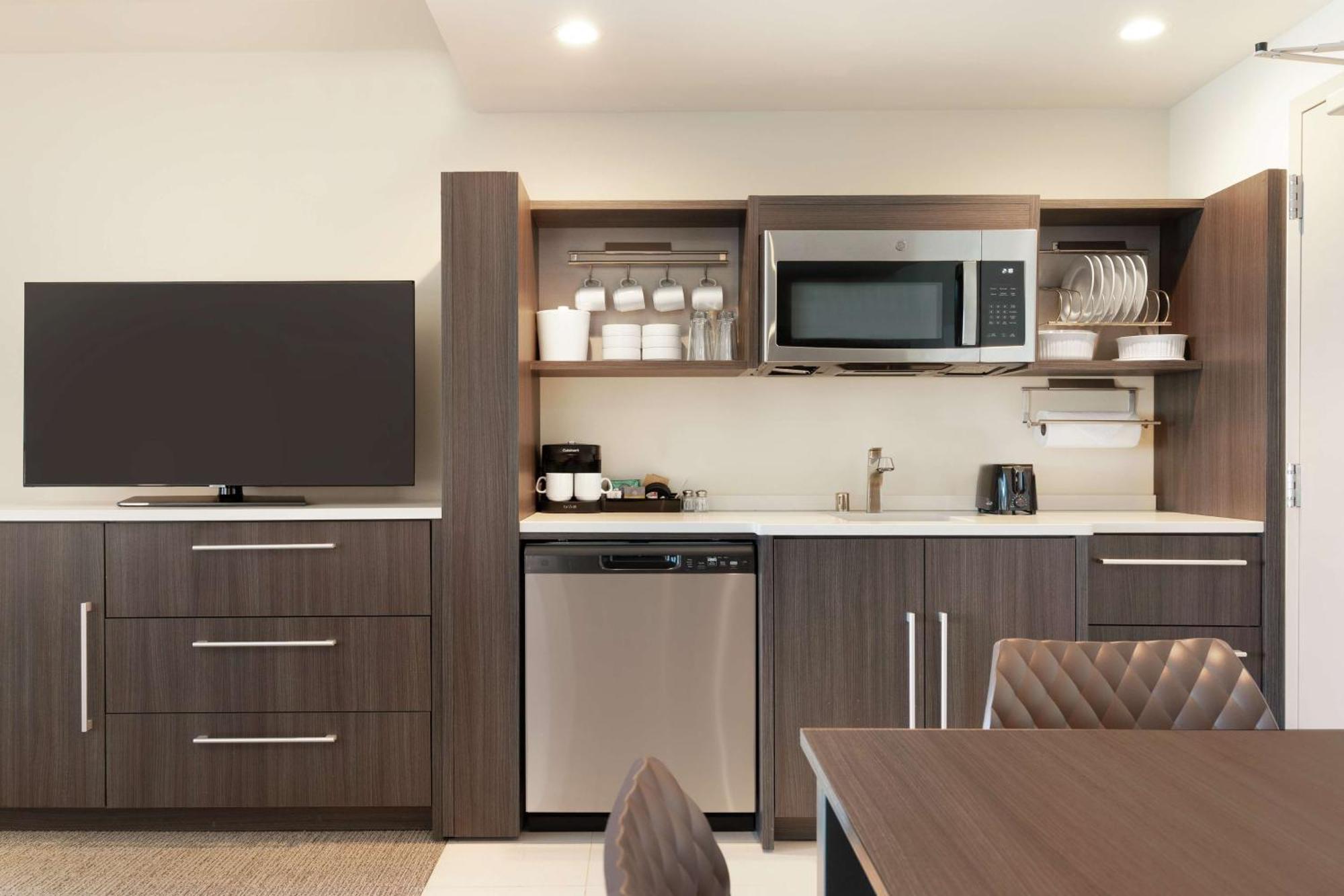 One-Bedroom King Suite,1552137670:JPEG