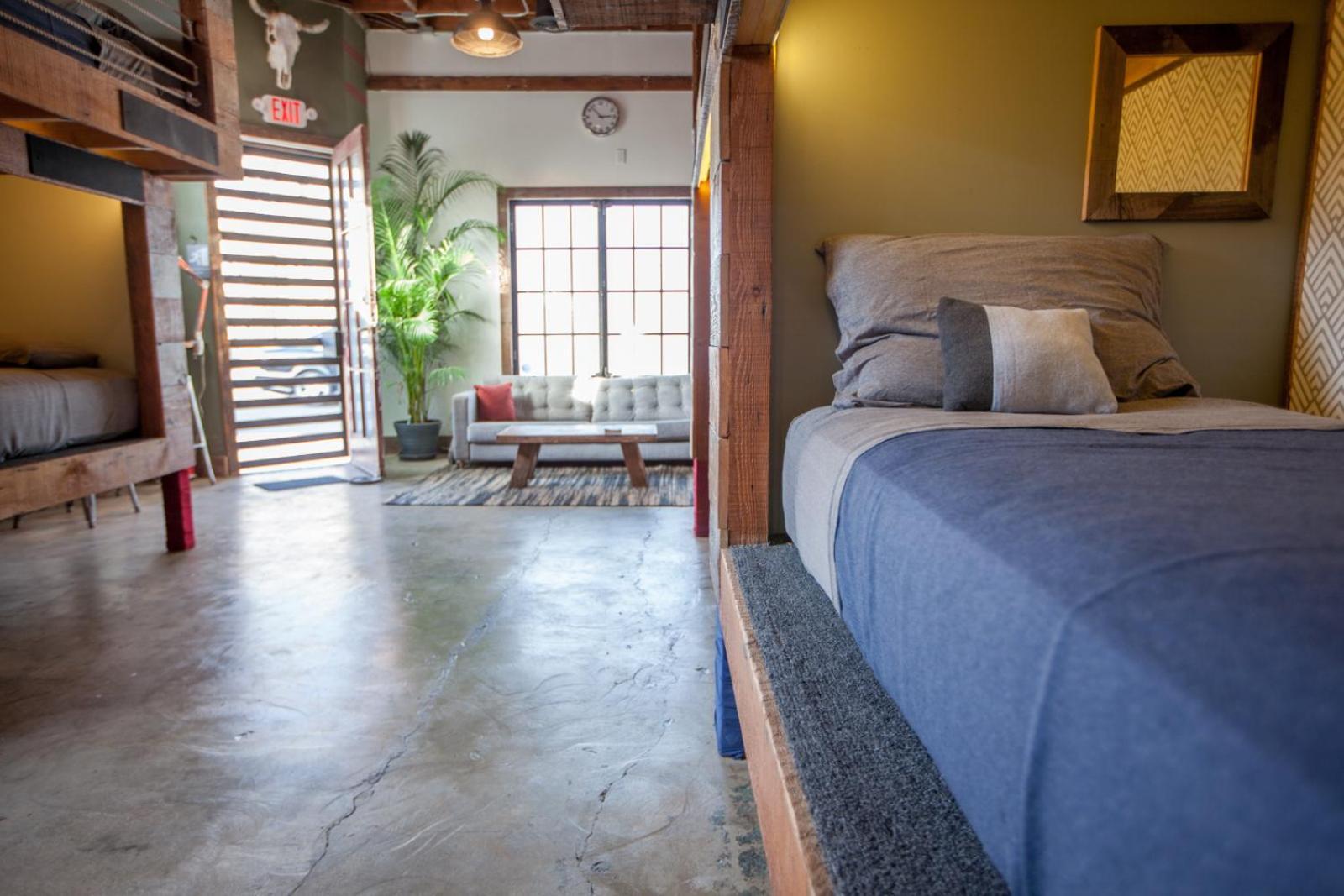 Single Bed Mixed Dormitory Room