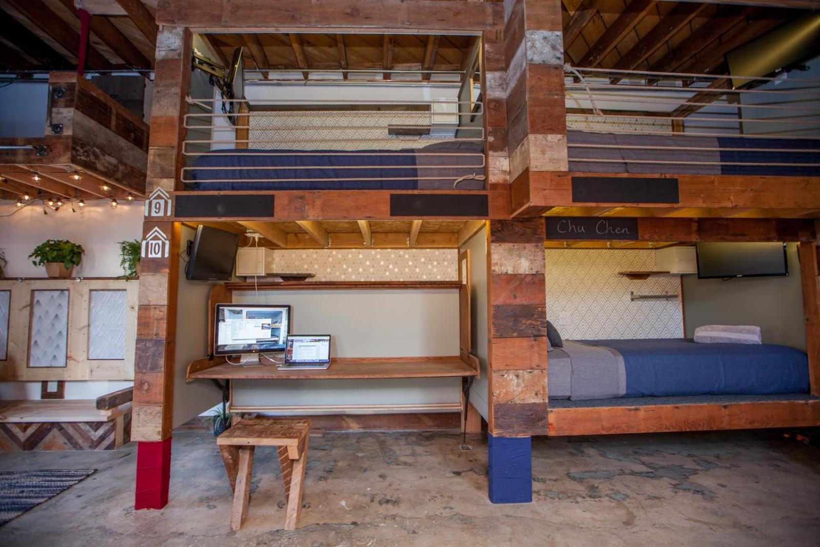 Single Bed Mixed Dormitory Room