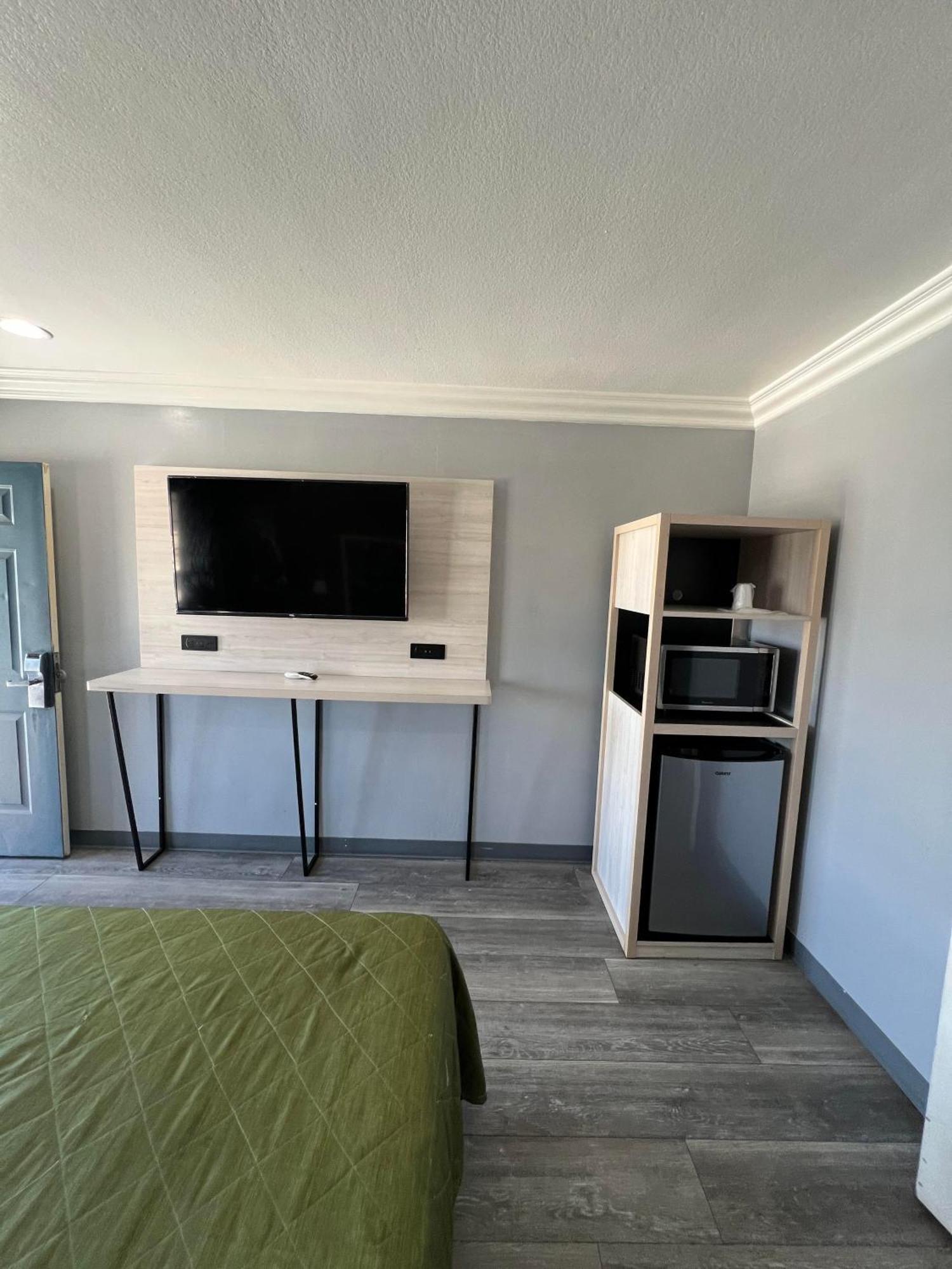 Standard Queen Room,1587511589:JPEG