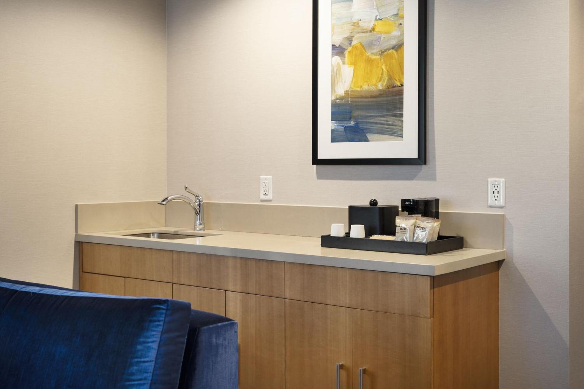 One-Bedroom Suite