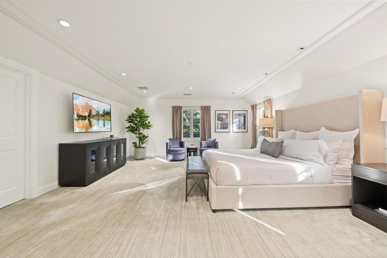 Seven-Bedroom House