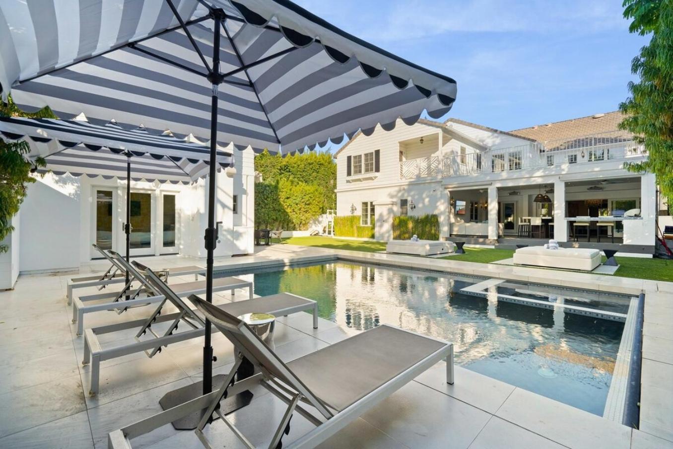 Seven-Bedroom House