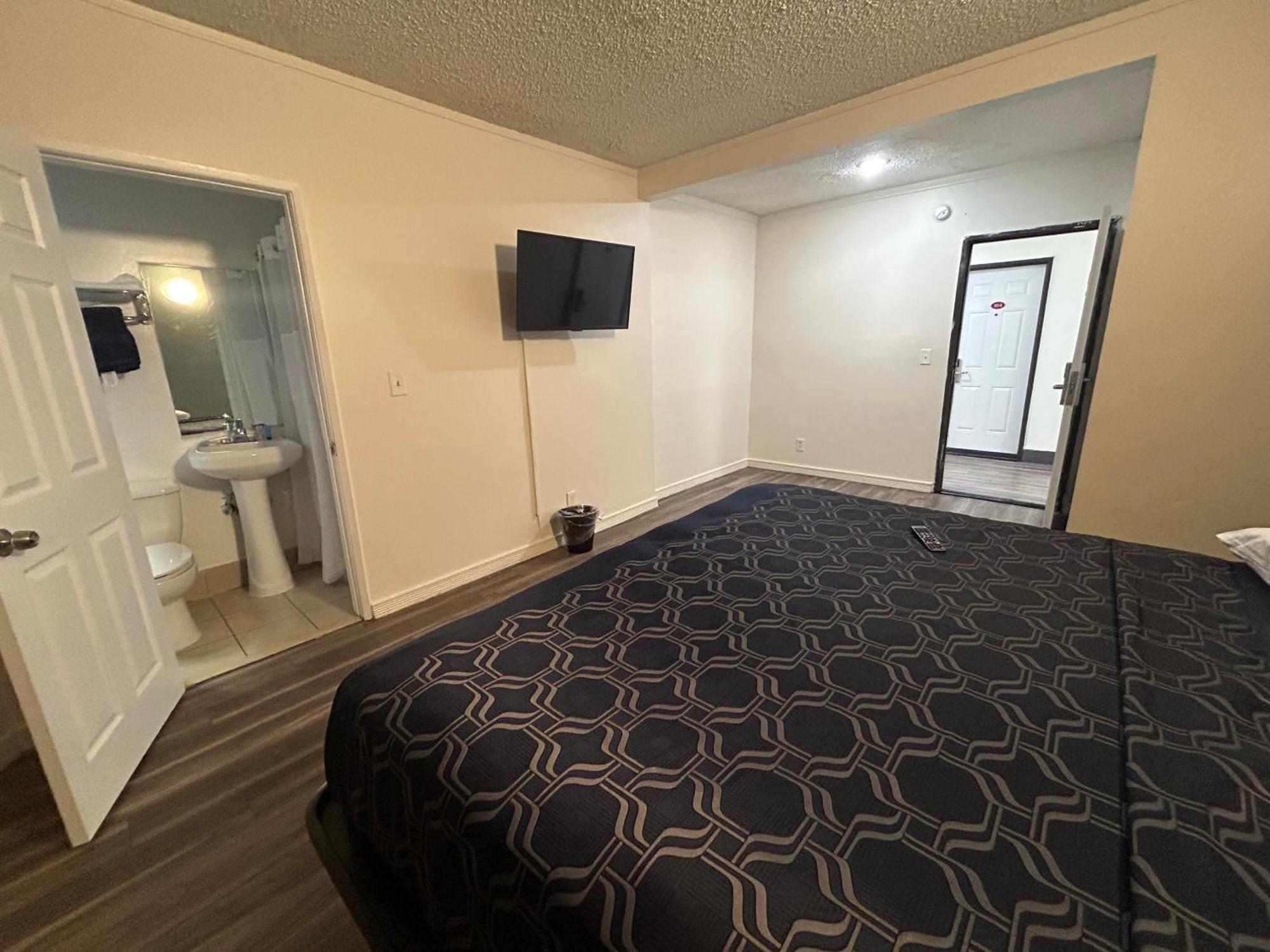 Standard King Room