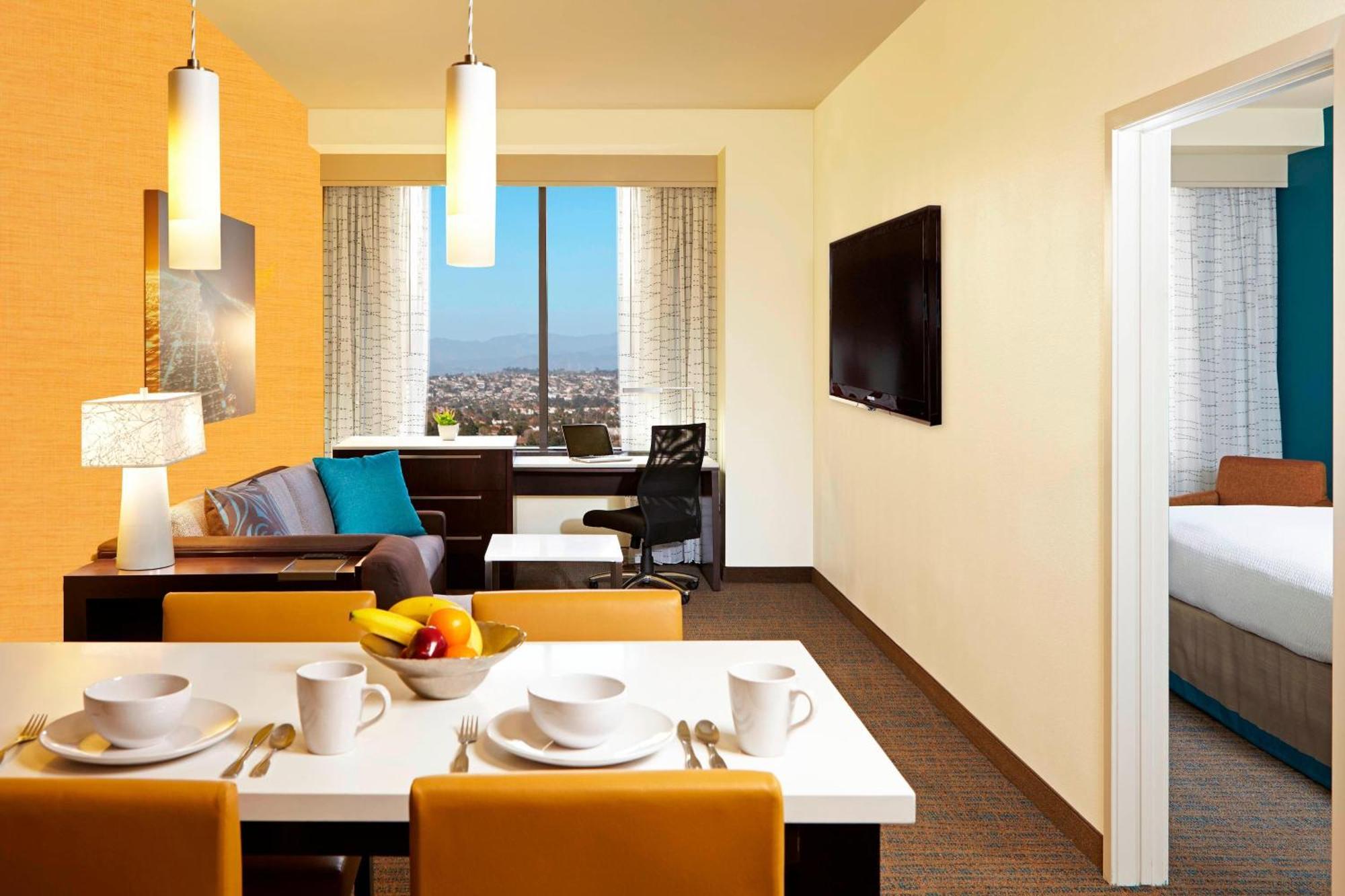 One-Bedroom King Suite