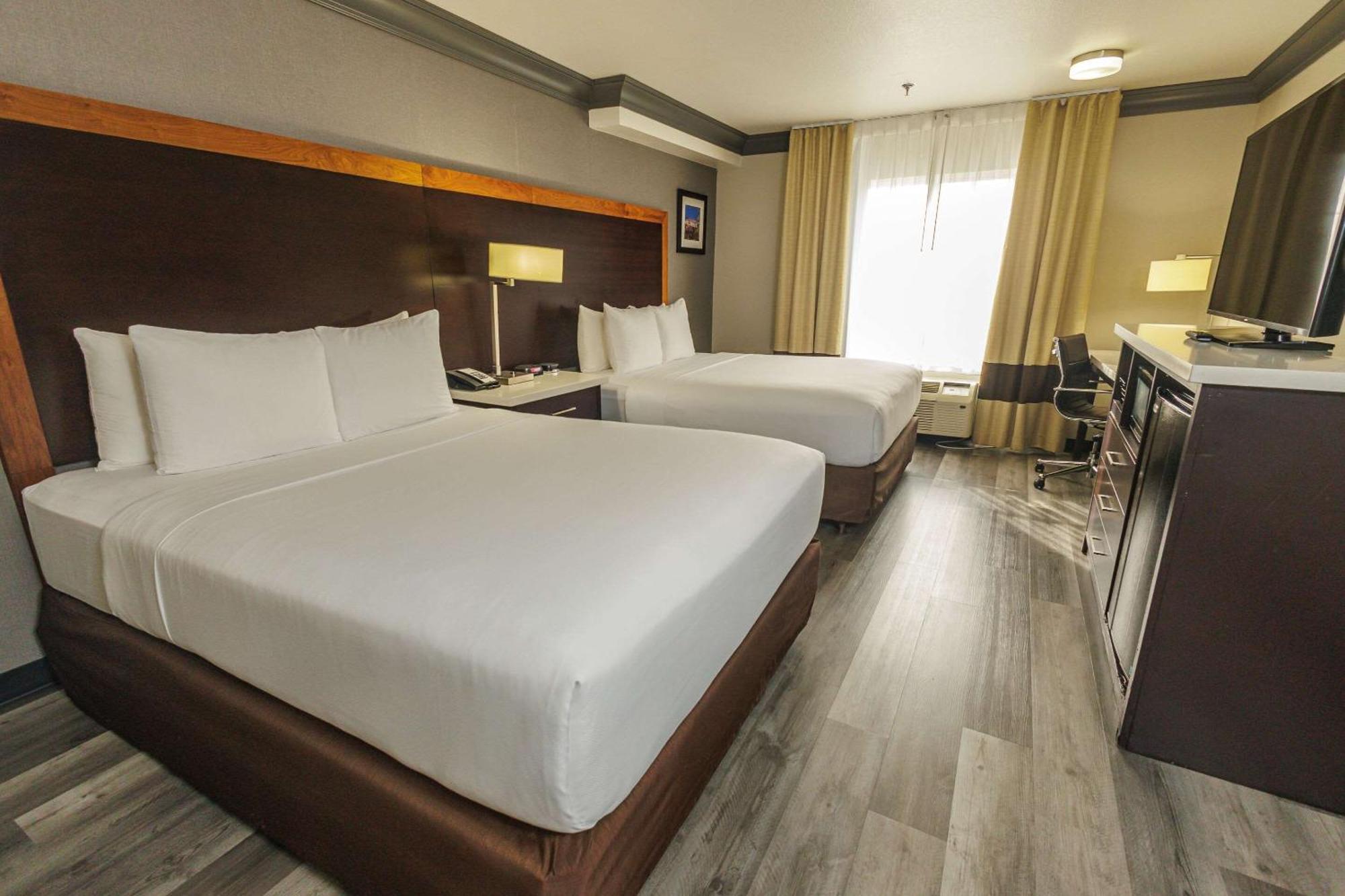 Queen Room Two Queen Beds Non-Smoking