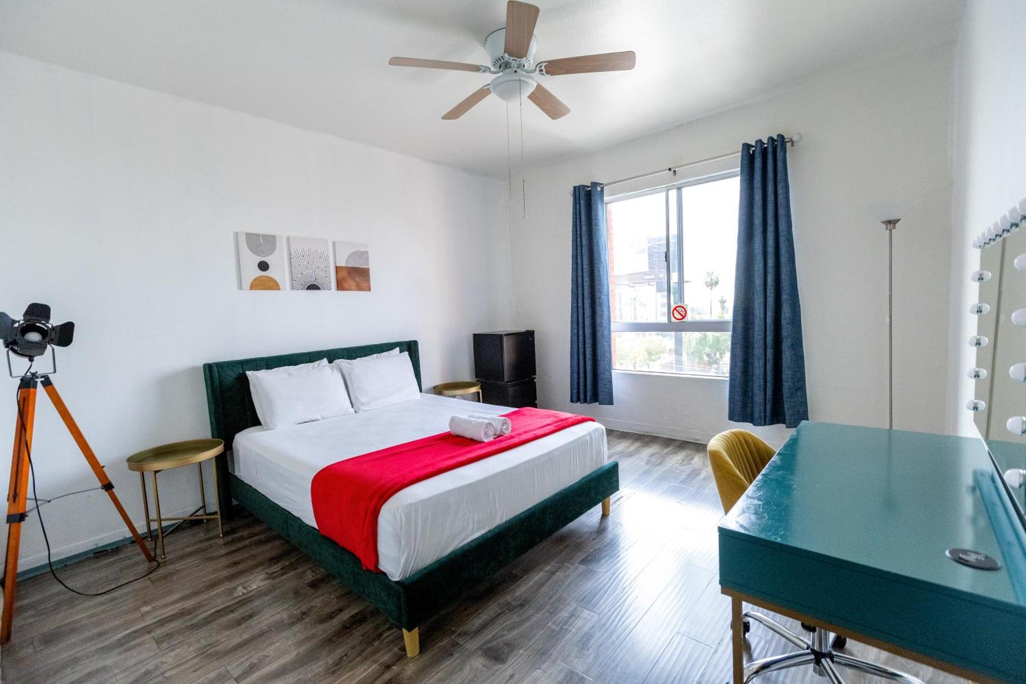 Double Room,1657174547:JPEG