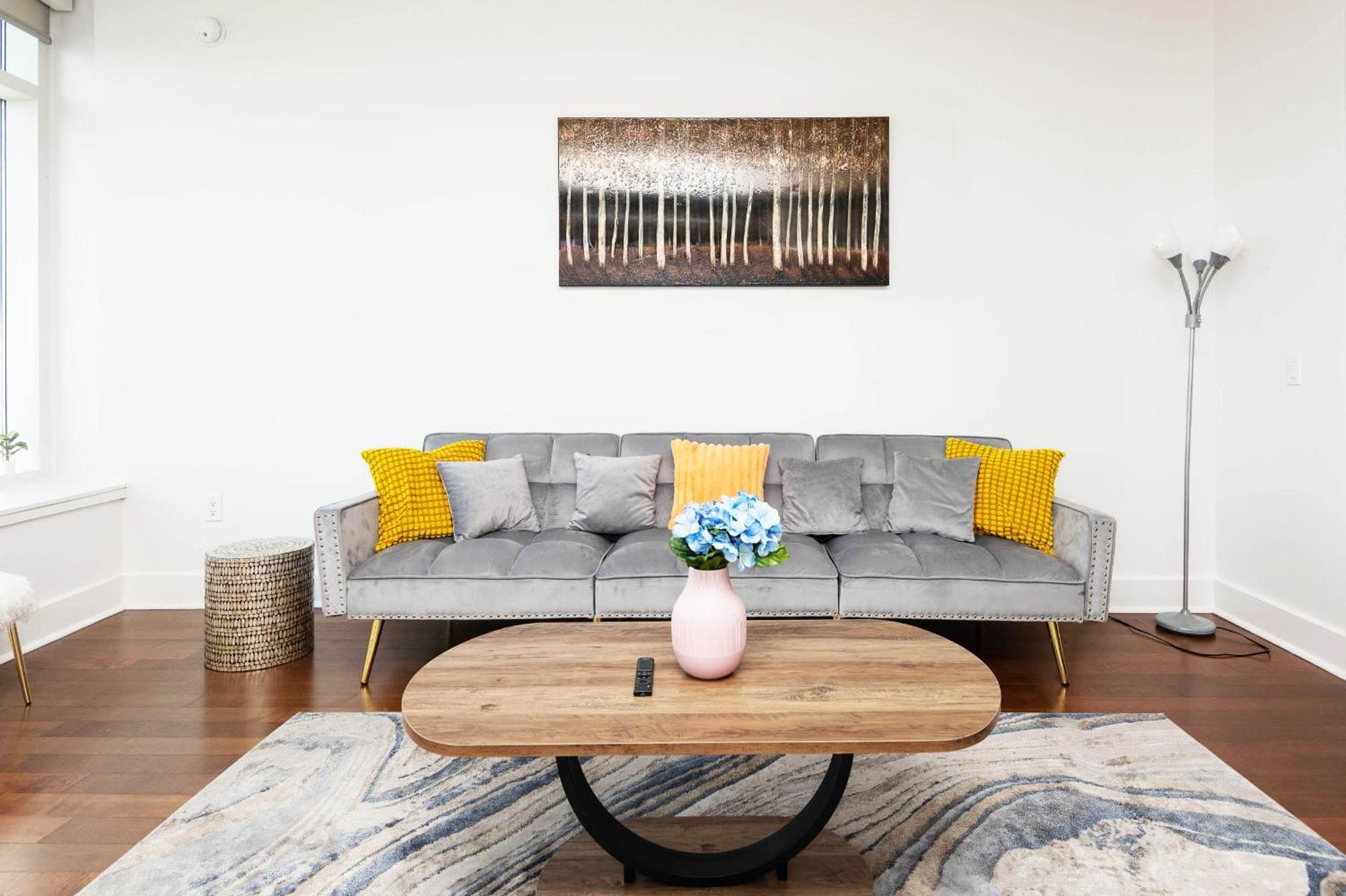 One-Bedroom Apartment City View