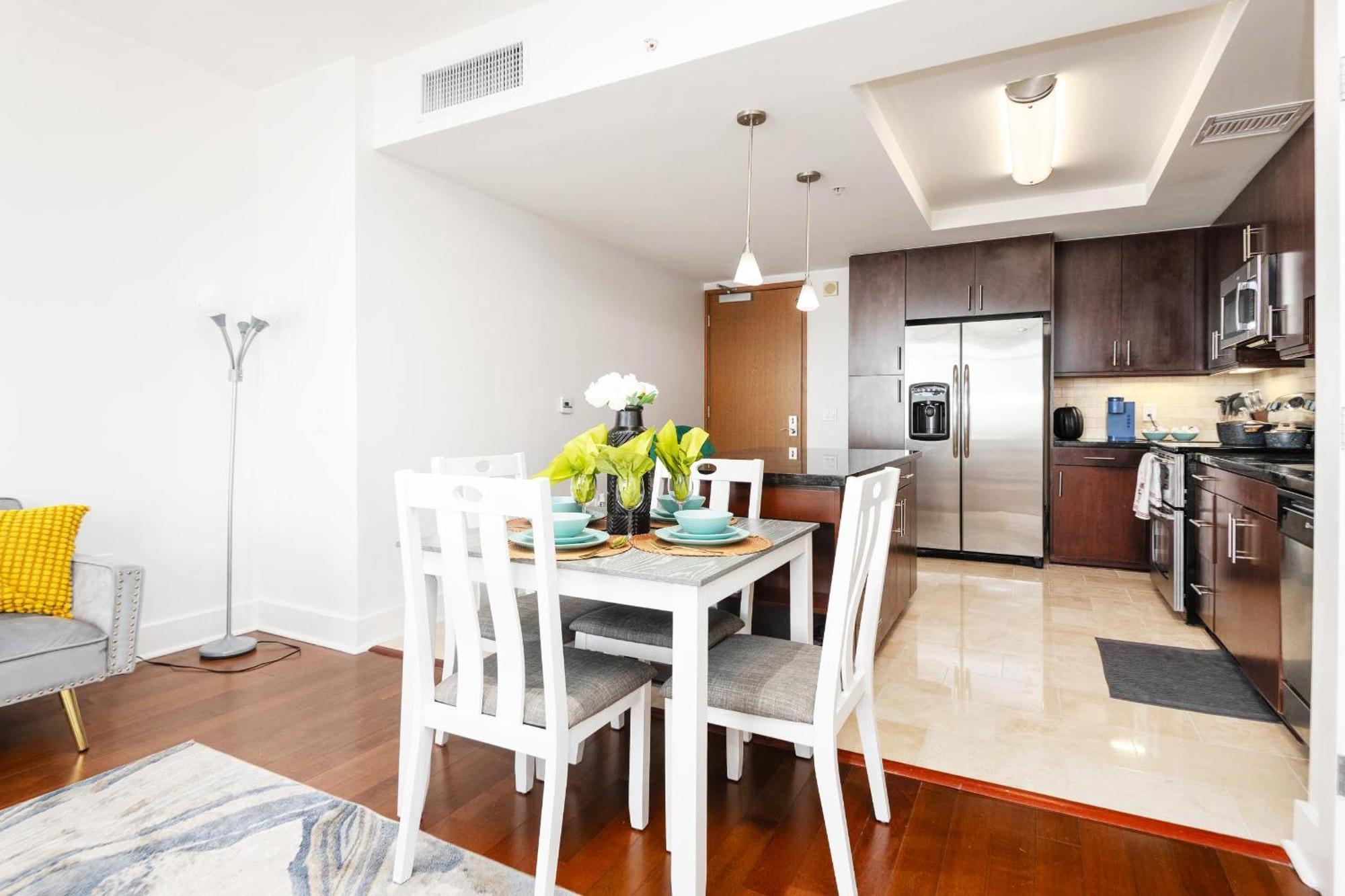 One-Bedroom Apartment City View