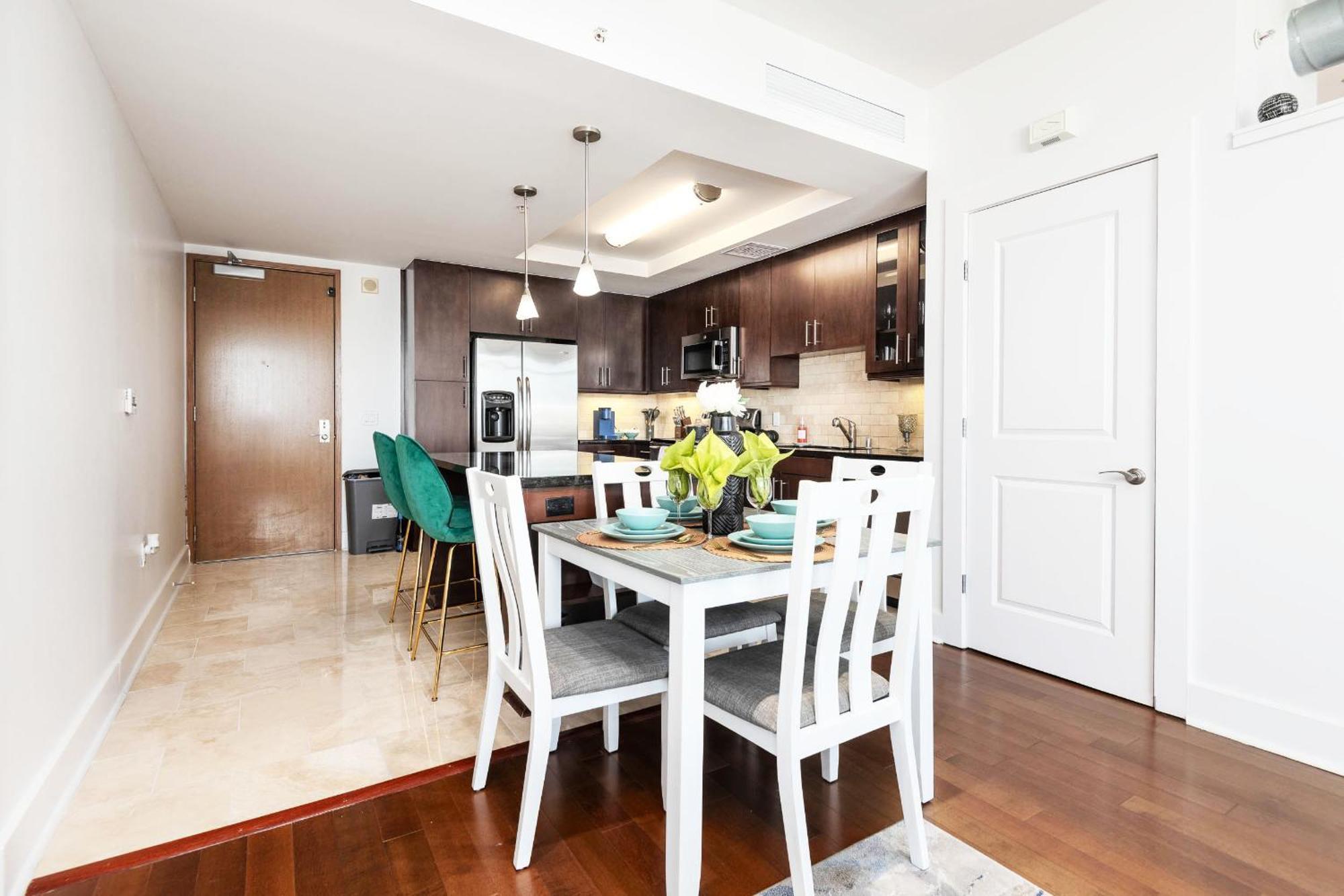 One-Bedroom Apartment City View