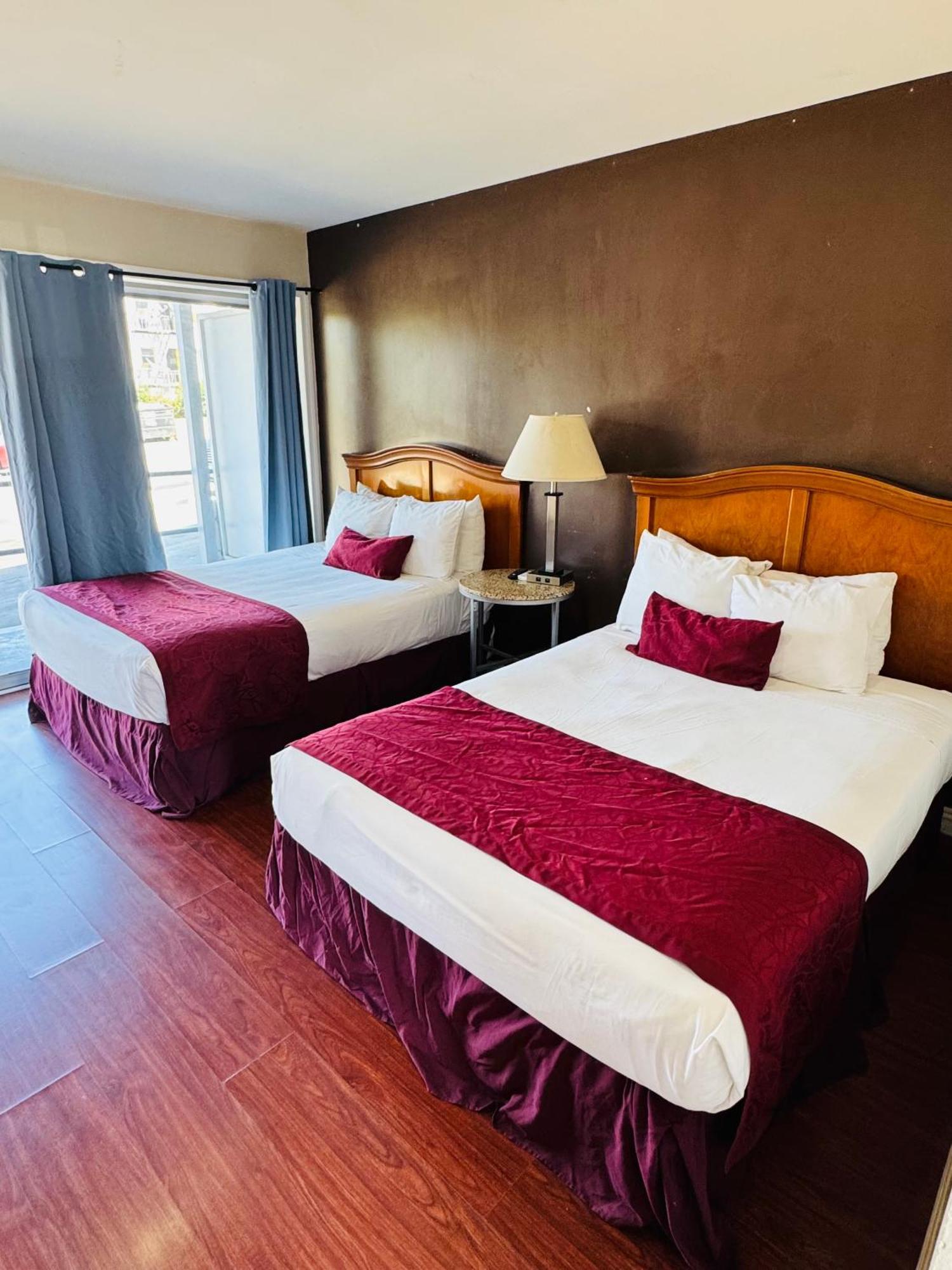 Queen Room with Balcony,1698153613:JPEG