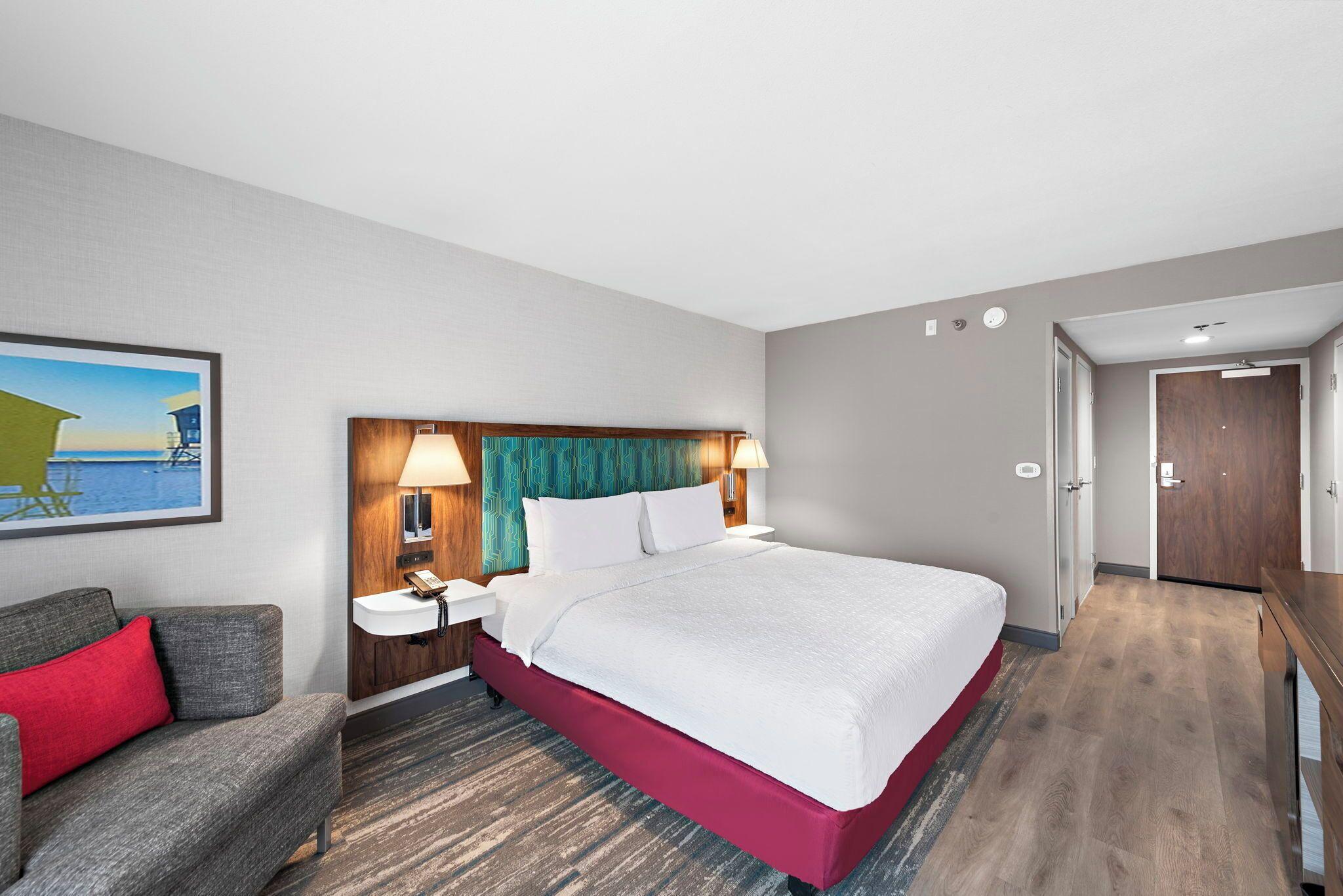 King Room Bath Tub Mobility Accessible