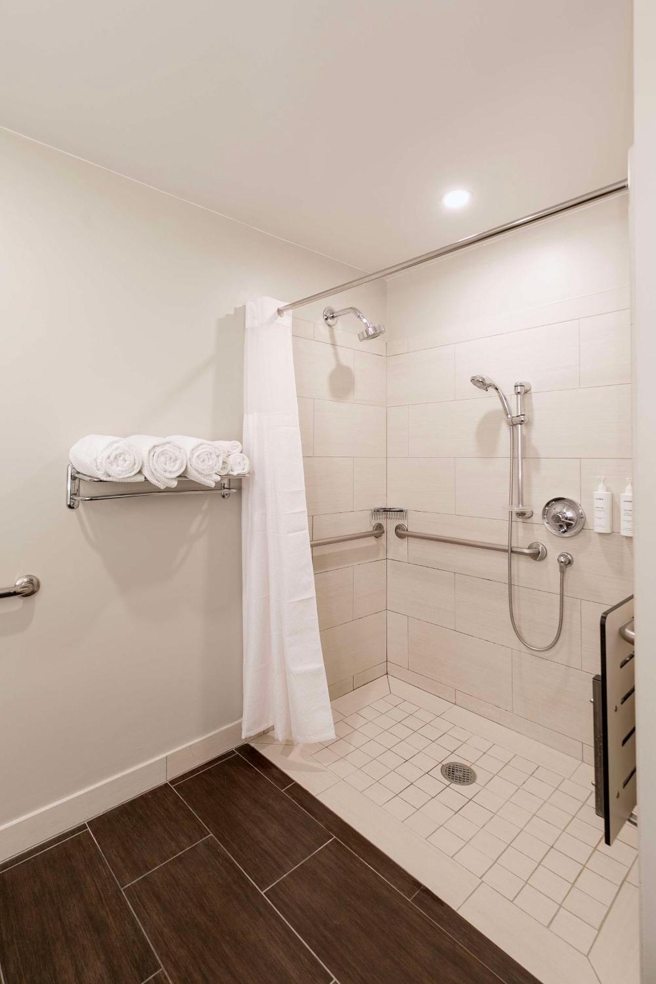 King Room Roll Shower Mobility Hearing Access