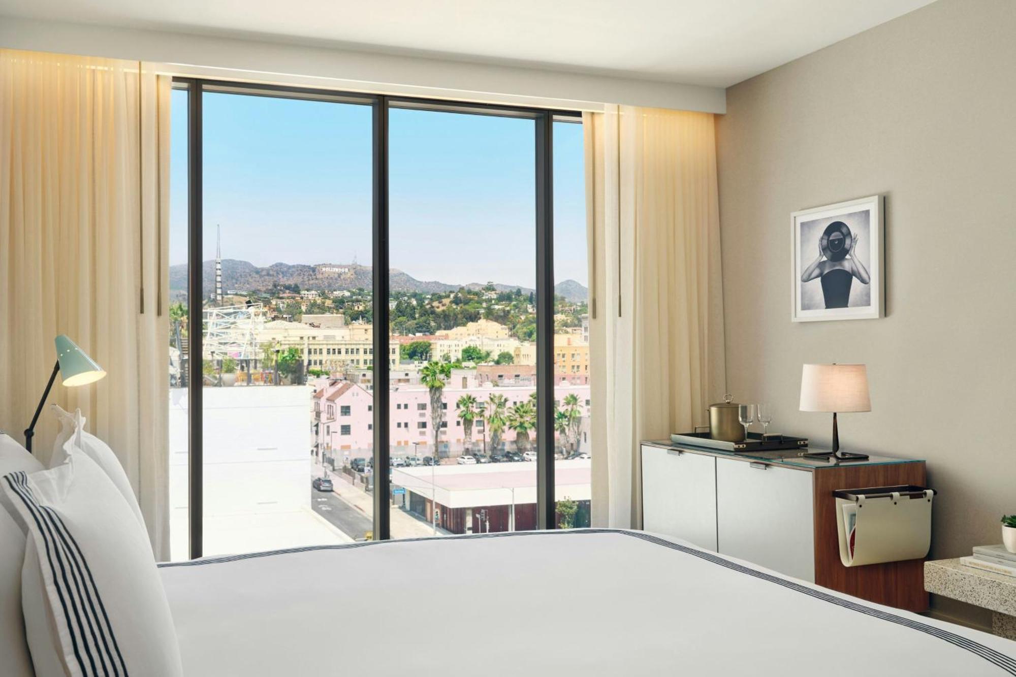 Kamer met Kingsize Bed en Uitzicht op de Hollywood Hills