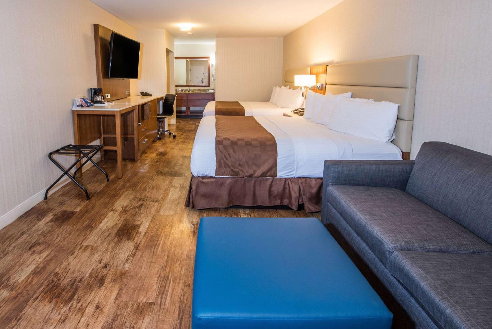Studio Suite Two King Beds Non-Smoking