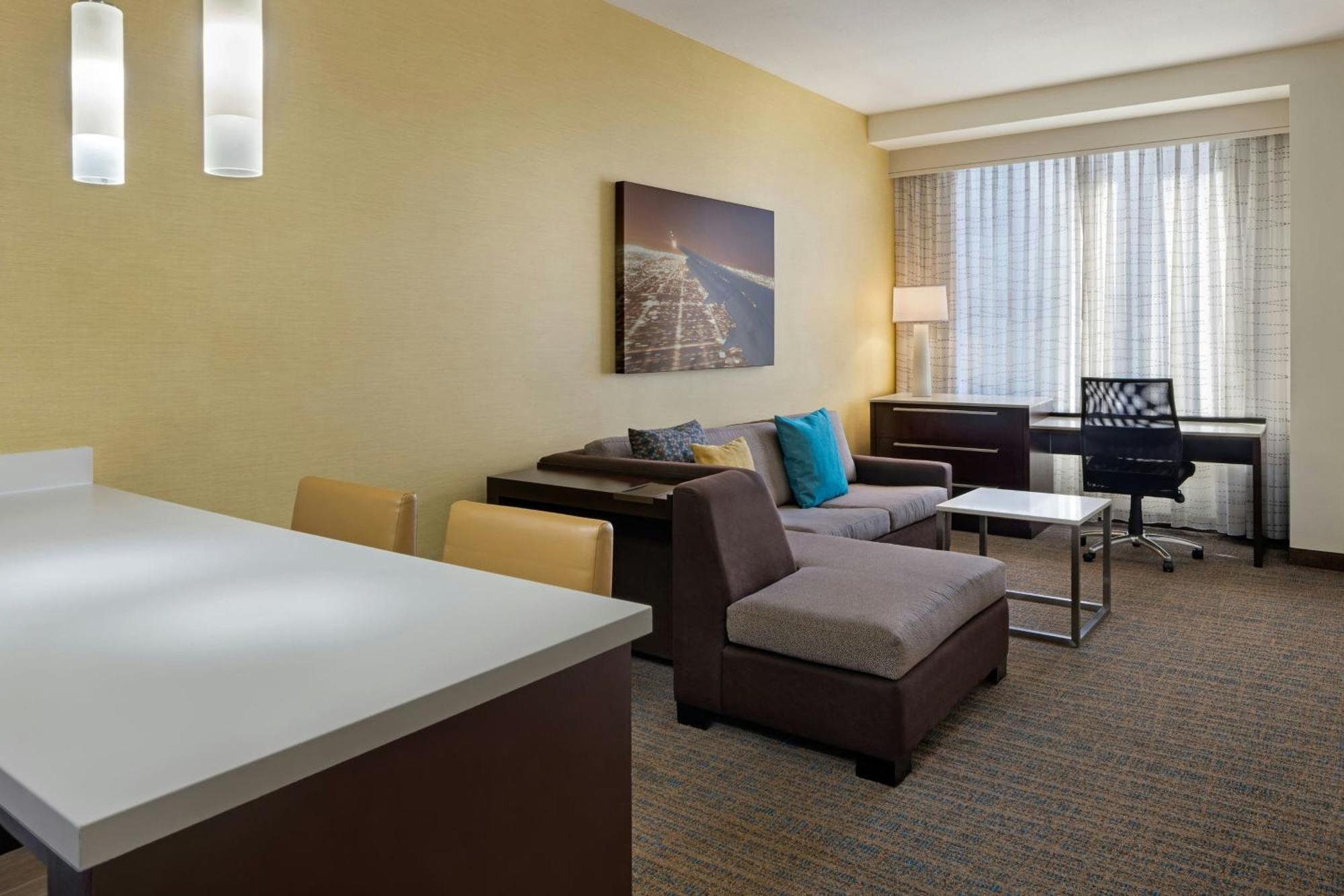 One-Bedroom King Suite