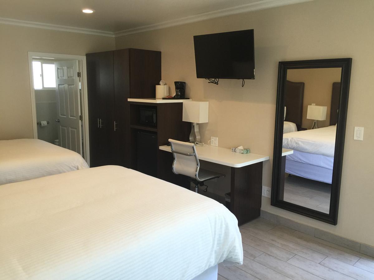 Deluxe Queen Room Two Queen Beds