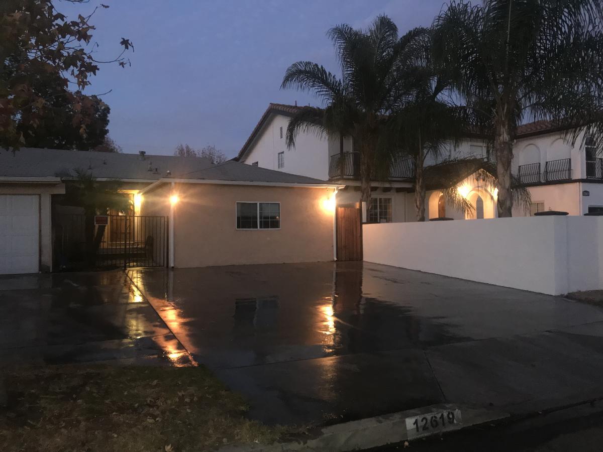 Two-Bedroom House,1126105839:JPEG