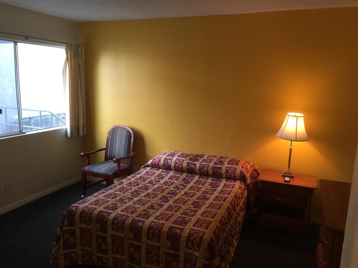 Budget Double Room,608624216:JPEG
