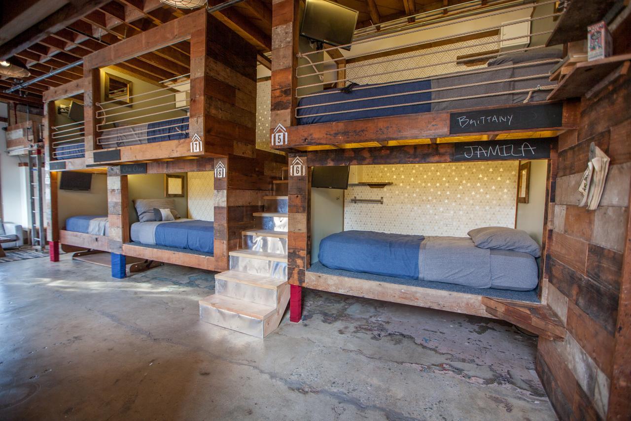 Single Bed Mixed Dormitory Room