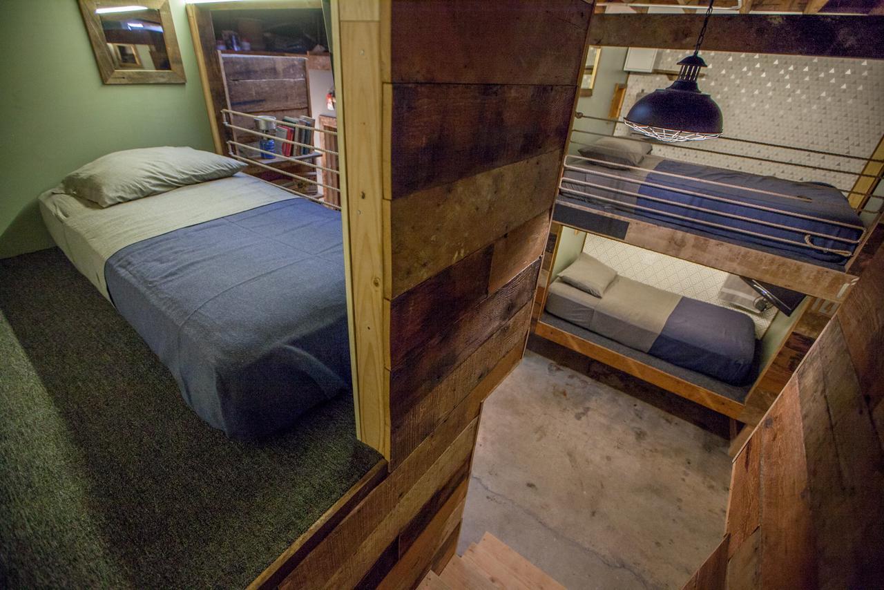 Single Bed Mixed Dormitory Room