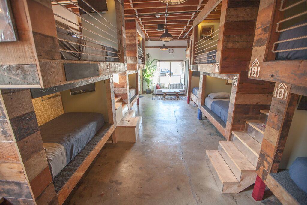 Single Bed Mixed Dormitory Room