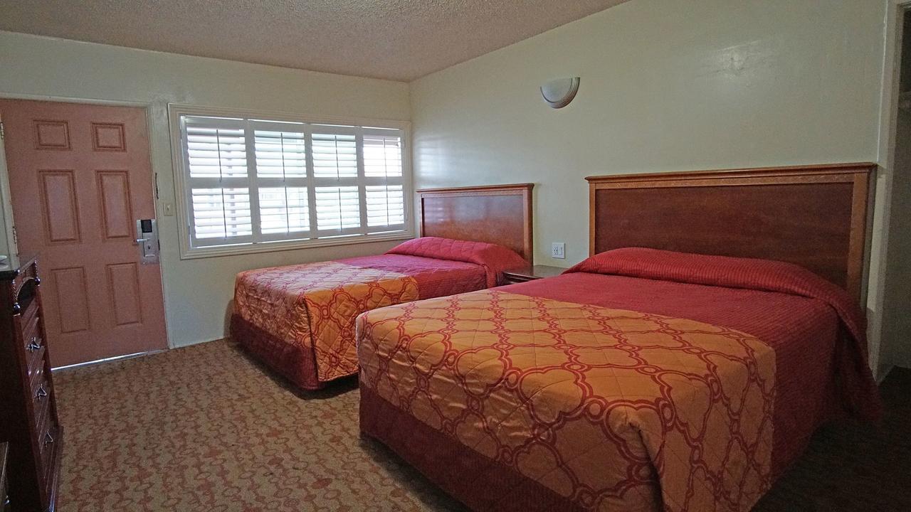 Queen Room Two Queen Beds