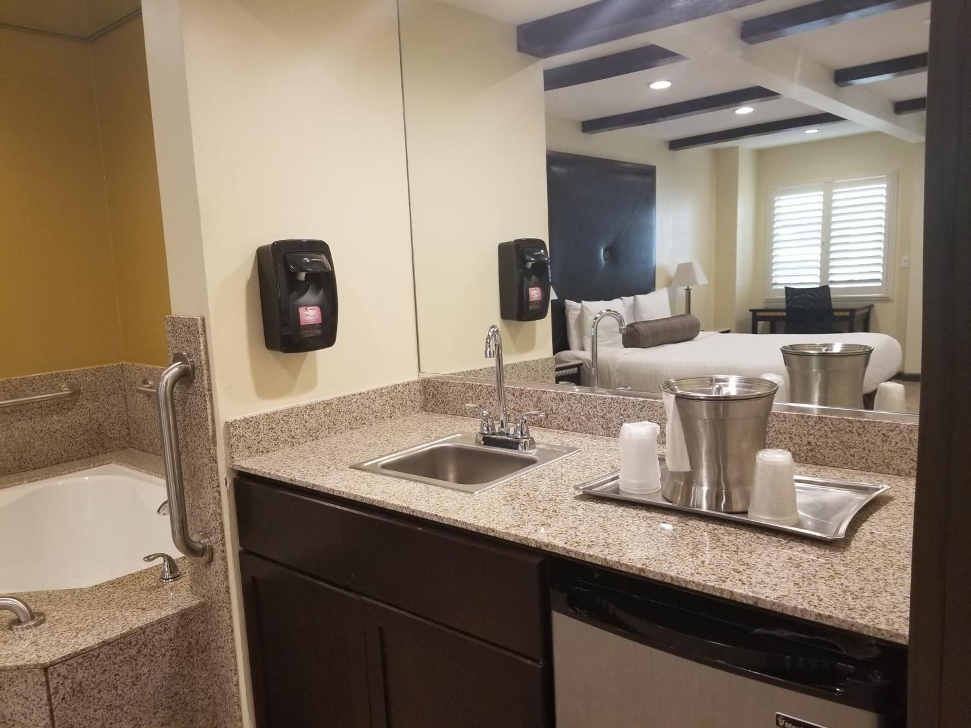King Room Spa Bath