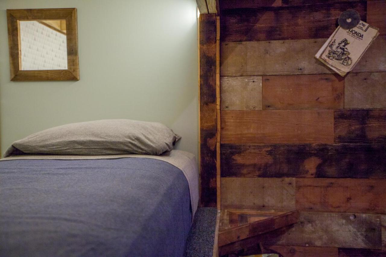 Single Bed Mixed Dormitory Room