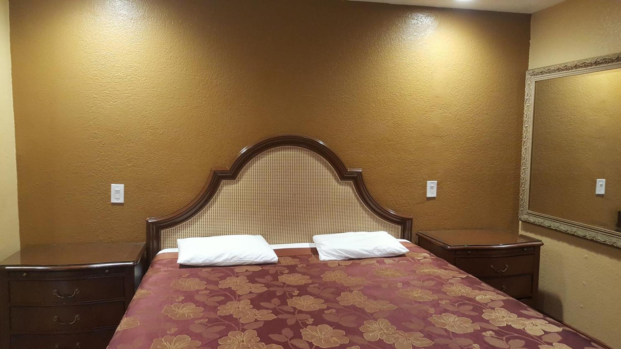 Kamer met Queensize Bed - Geschikt voor Gasten met een Lichamelijke Beperking