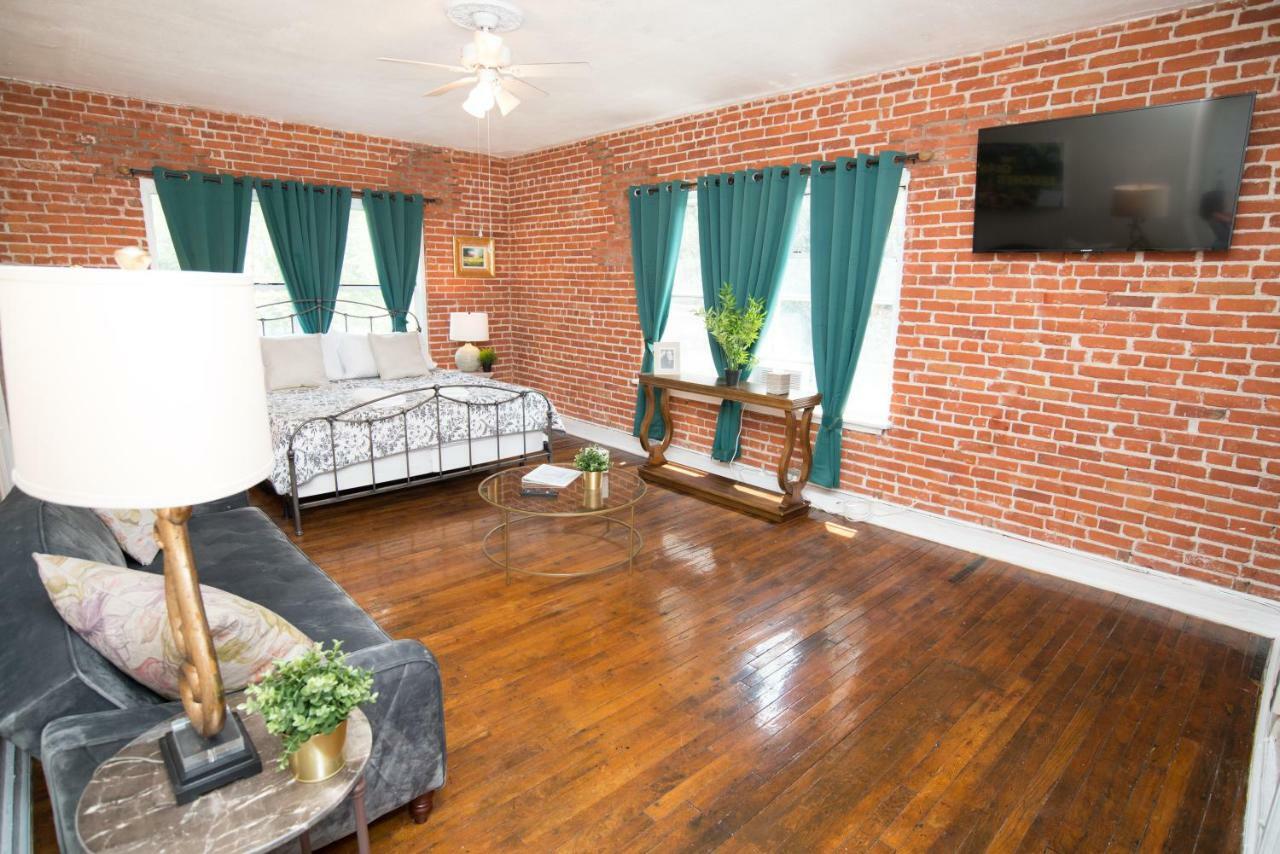 Executive Apartment 1 Bedroom King Bed Queen Bed Double Sofa Bed