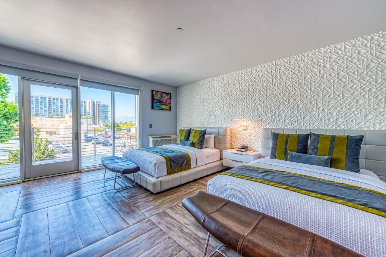Deluxe Two Queen Room Balcony