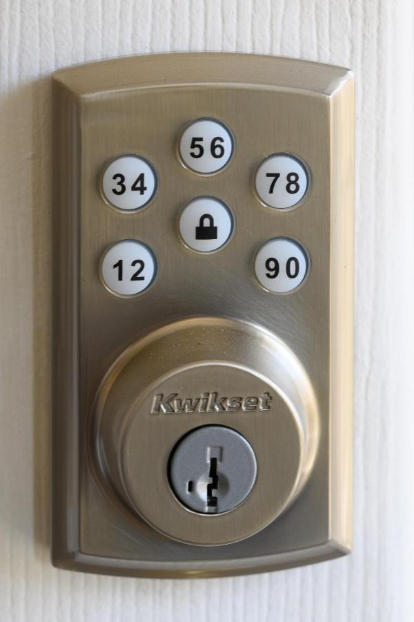 Two-Bedroom Apartment,947345995:JPEG