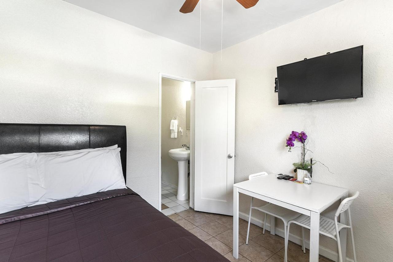 Studio Apartment,981818278:JPEG
