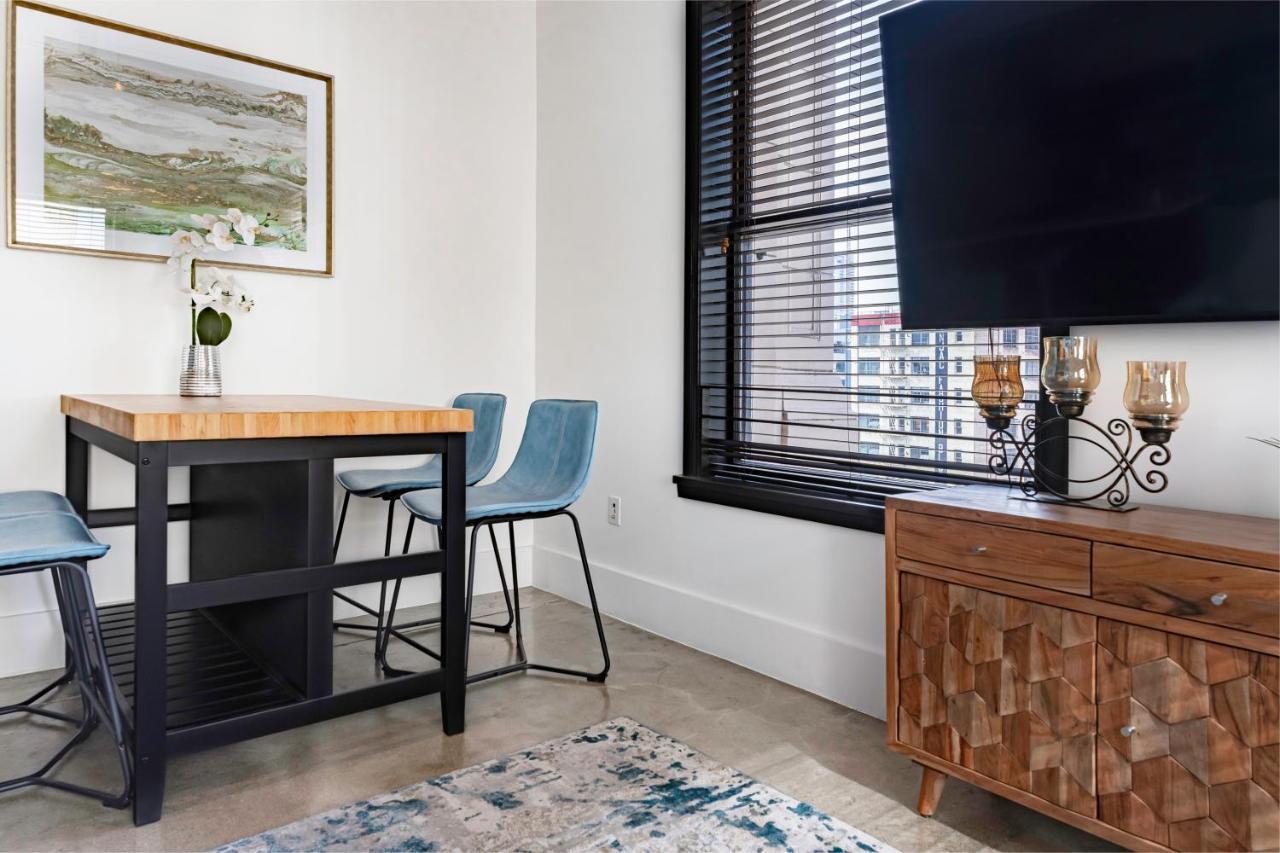 Two-Bedroom Deluxe Apartment