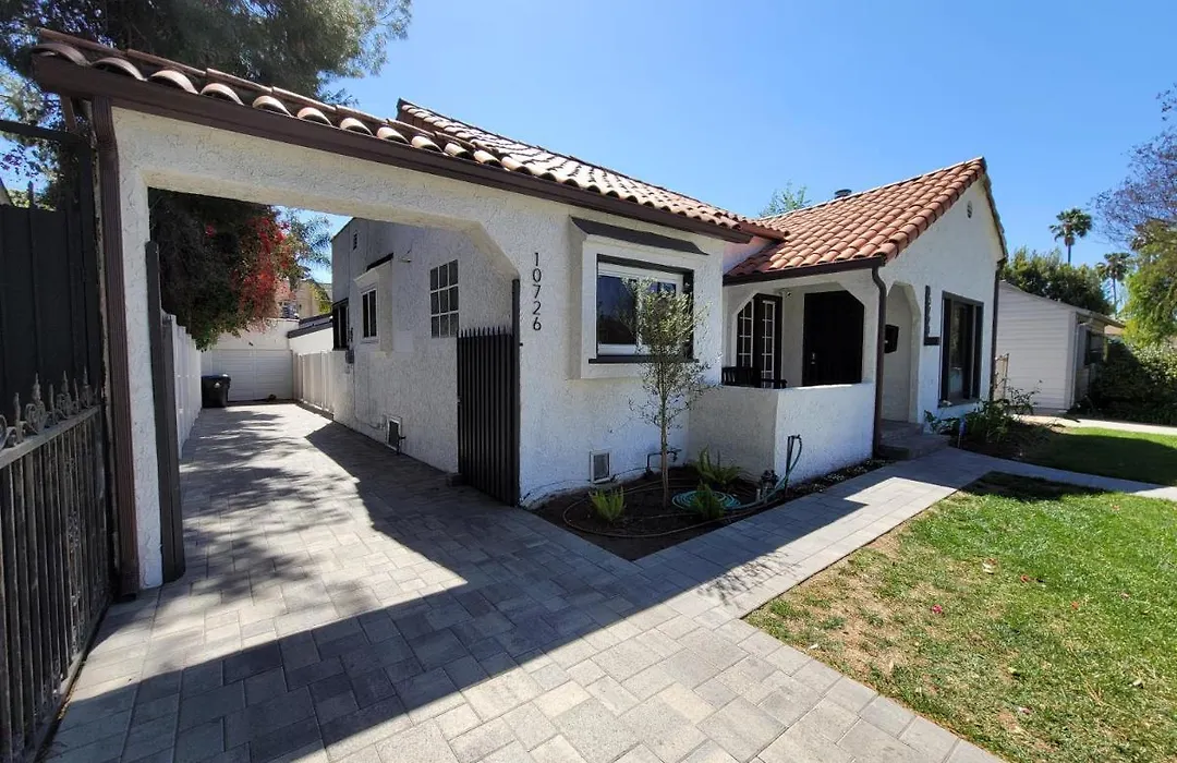 Luxurious Studio City Home-1